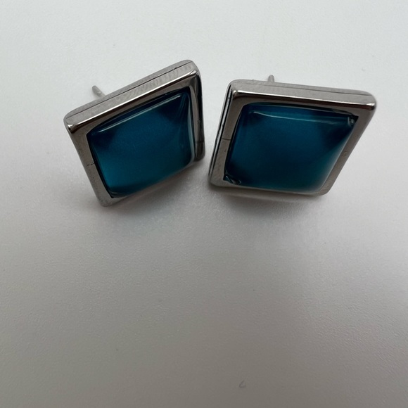 Classic Edgy  Square Stud Earrings - Stylish Retro Small Earring Set - Picture 4 of 14